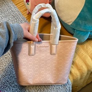 NWT MICHAEL KORS TOTE 💖🌸